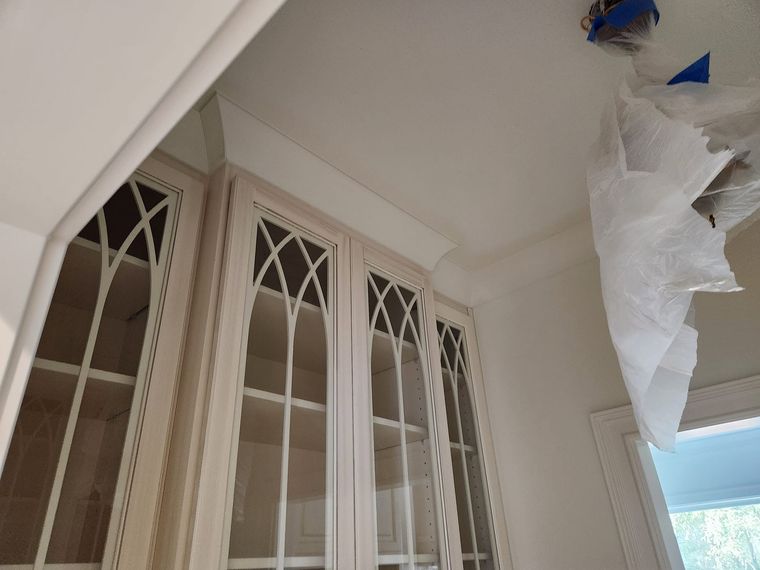 Arched window trim